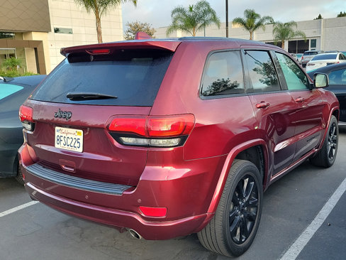Used 2018 Jeep Grand Cherokee Altitude image 4