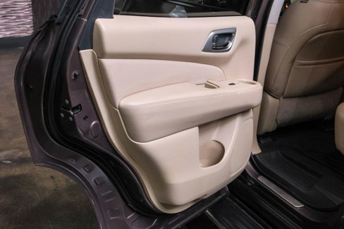 Used 2016 Nissan Pathfinder Platinum w/ Family Entertainment Package image 42