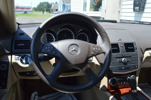Used 2011 Mercedes-Benz C 300 4MATIC Sedan image 32