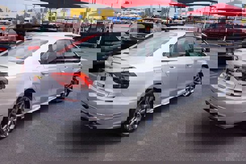 Used 2018 Volkswagen Passat 2.0T image 6