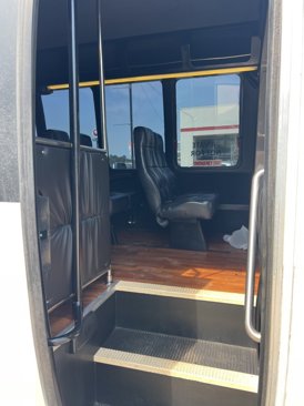 Used 2013 Ford F550 2WD Regular Cab Super Duty w/ Payload Upgrade Pkg image 2