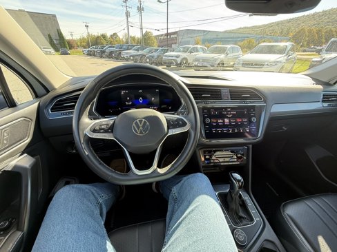 Certified 2022 Volkswagen Tiguan SE image 12