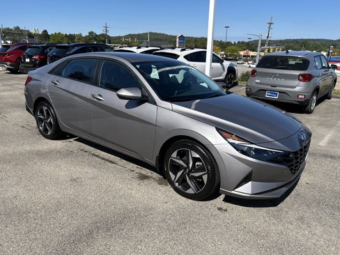 Certified 2023 Hyundai Elantra SEL w/ Convenience Package image 2