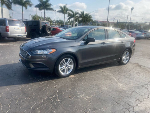 Used 2018 Ford Fusion SE image 1