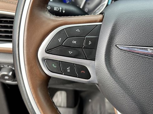 Used 2019 Chrysler Pacifica Limited w/ Tire & Wheel Group image 32