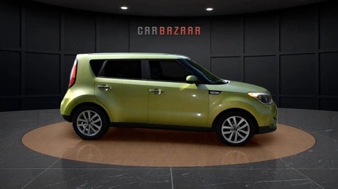 Used 2017 Kia Soul + image 4