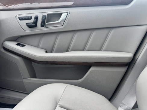 Used 2012 Mercedes-Benz E 350 4MATIC Sedan image 11