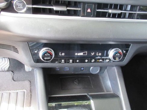 Used 2022 Mitsubishi Outlander SE image 24
