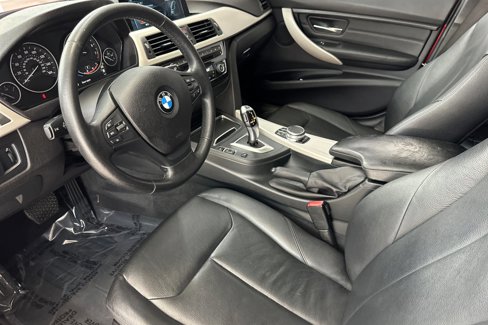 Used 2017 BMW 320i Sedan image 4