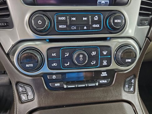 Used 2015 Chevrolet Suburban LTZ image 23
