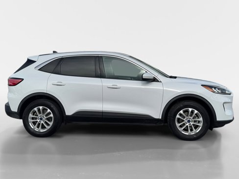 Used 2020 Ford Escape SE image 6