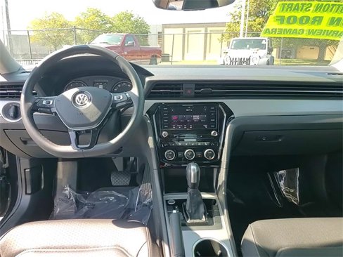 Used 2022 Volkswagen Passat 2.0T SE image 28