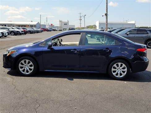 Used 2021 Toyota Corolla LE image 6