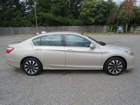 Used 2015 Honda Accord Hybrid Sedan image 6