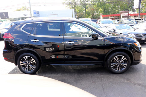 Used 2019 Nissan Rogue SV w/ Sun & Sound Touring Package image 6