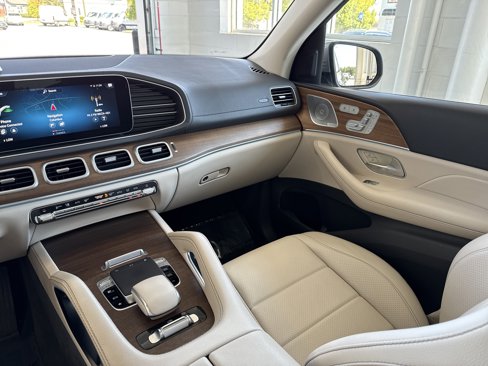 Used 2020 Mercedes-Benz GLS 450 4MATIC image 45