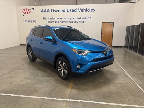 Used 2018 Toyota RAV4 XLE w/ Plus Extra Value Package image 8