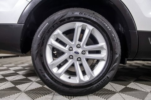 Used 2016 Ford Explorer XLT image 44