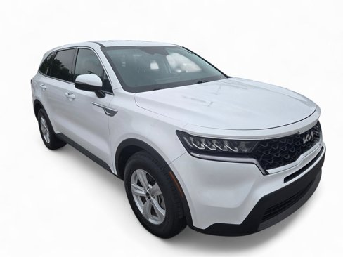Used 2023 Kia Sorento LX image 2