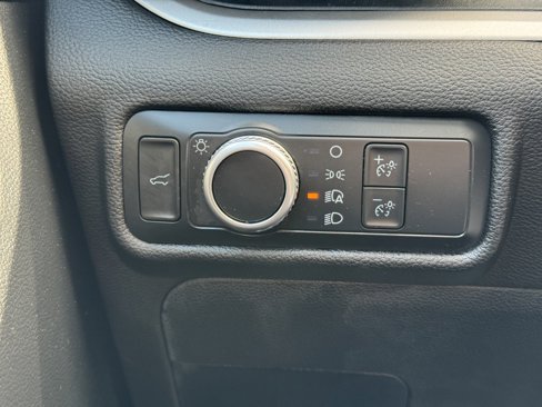 Used 2022 Ford Explorer XLT image 28
