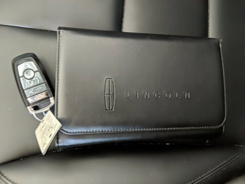 Used 2021 Lincoln Corsair AWD image 25