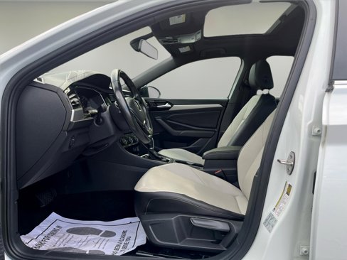 Used 2019 Volkswagen Jetta R-Line image 9