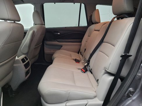 Used 2018 Honda Pilot Touring image 18