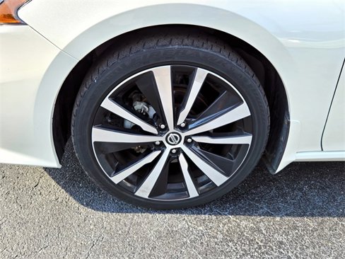 Used 2020 Nissan Altima 2.5 SR image 9