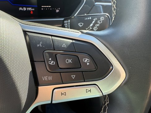 Certified 2022 Volkswagen Tiguan SE image 16