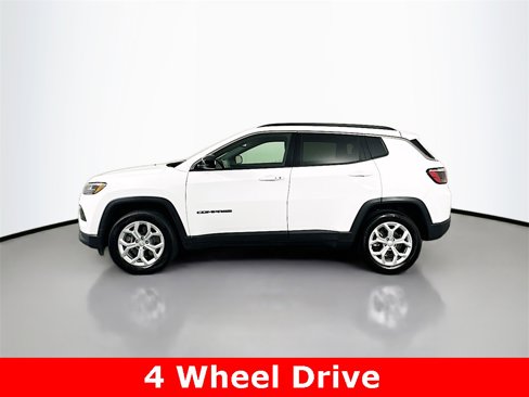 Used 2024 Jeep Compass Latitude image 6