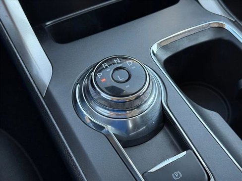 Used 2020 Ford Fusion SE image 17