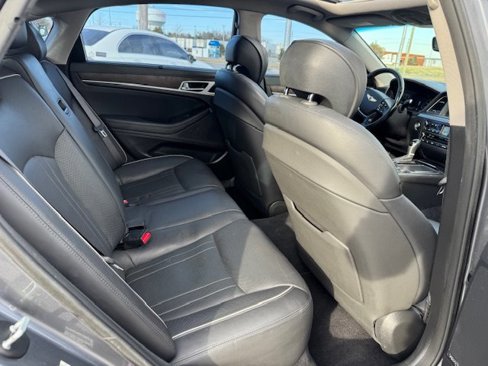 Used 2015 Hyundai Genesis 3.8 w/ Option Group 04 image 14