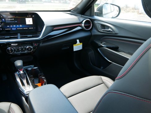 New 2025 Chevrolet Trax RS w/ Sunroof Package image 15