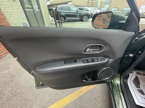 Used 2016 Honda HR-V EX image 9