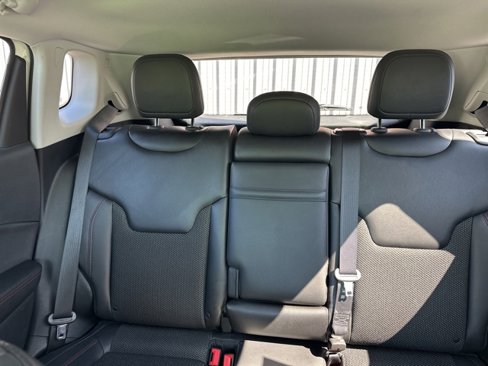 Used 2018 Jeep Compass Trailhawk w/ Navigation Group image 14