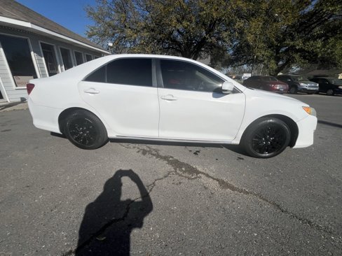 Used 2012 Toyota Camry LE image 5