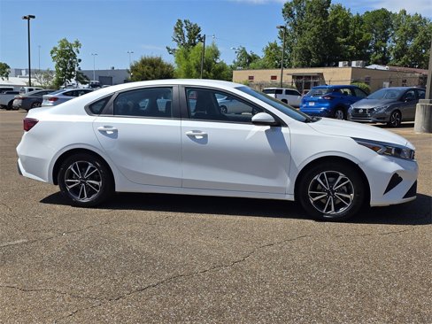 Used 2023 Kia Forte LXS image 3