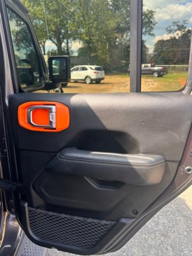 Used 2020 Jeep Wrangler Unlimited Sahara image 13