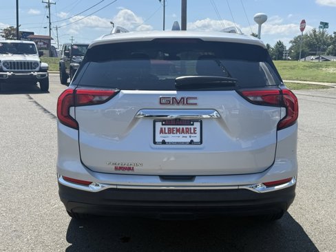 Used 2021 GMC Terrain SLT image 4
