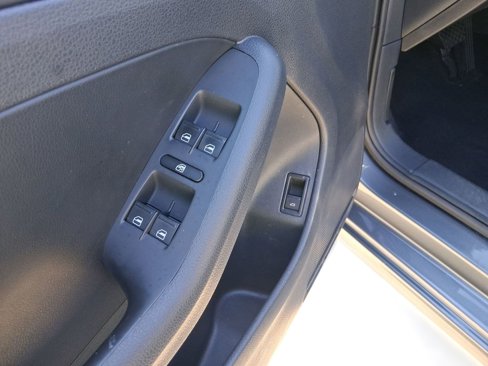 Used 2012 Volkswagen Jetta SEL image 12