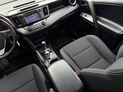 Used 2018 Toyota RAV4 XLE image 13