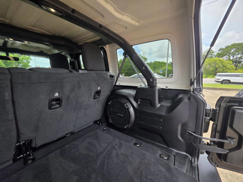 Used 2021 Jeep Wrangler Islander image 25