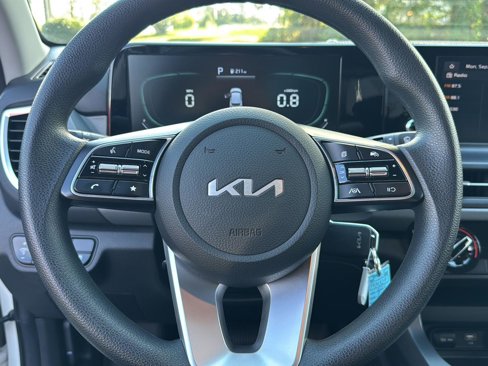 Used 2024 Kia Seltos LX image 17