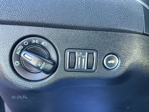 Used 2018 Dodge Charger GT image 22