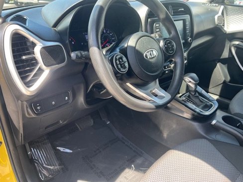 Used 2020 Kia Soul LX image 11