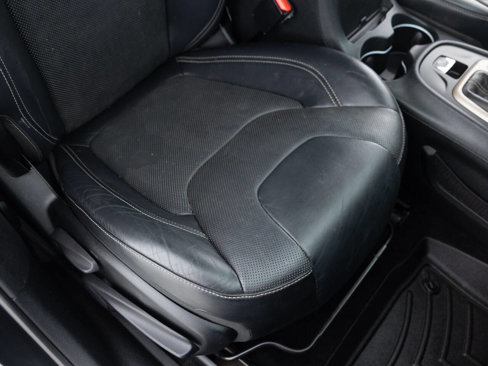 Used 2014 Jeep Cherokee Limited image 25