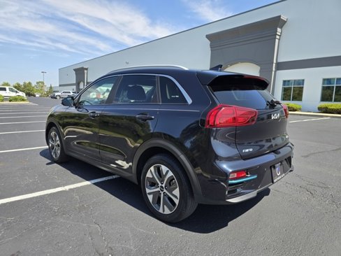 Used 2022 Kia Niro EX Premium image 10
