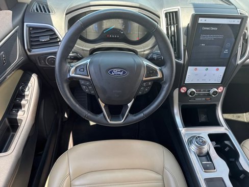 Used 2024 Ford Edge SEL image 17