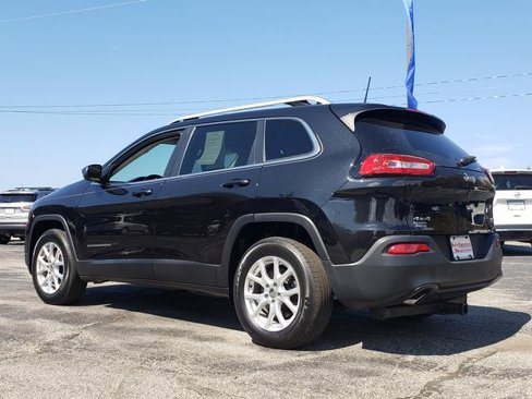 Used 2016 Jeep Cherokee Latitude w/ Cold Weather Group image 5
