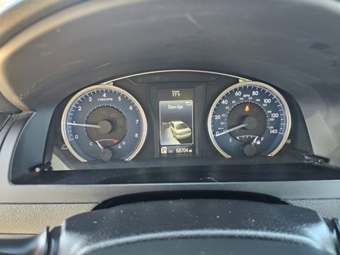 Used 2017 Toyota Camry LE image 16
